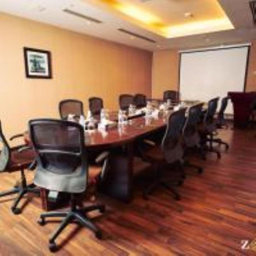 Zara Continental Hotel Khobar Bagian luar foto