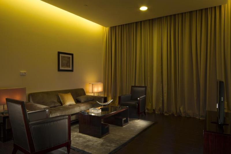 Zara Continental Hotel Khobar Bagian luar foto