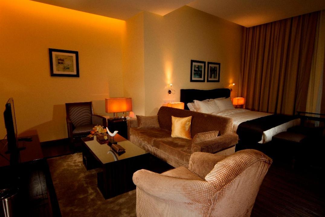 Zara Continental Hotel Khobar Bagian luar foto