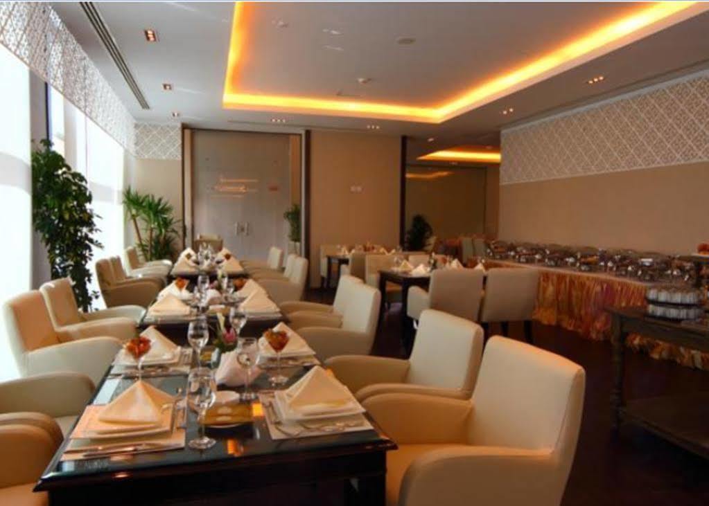 Zara Continental Hotel Khobar Bagian luar foto