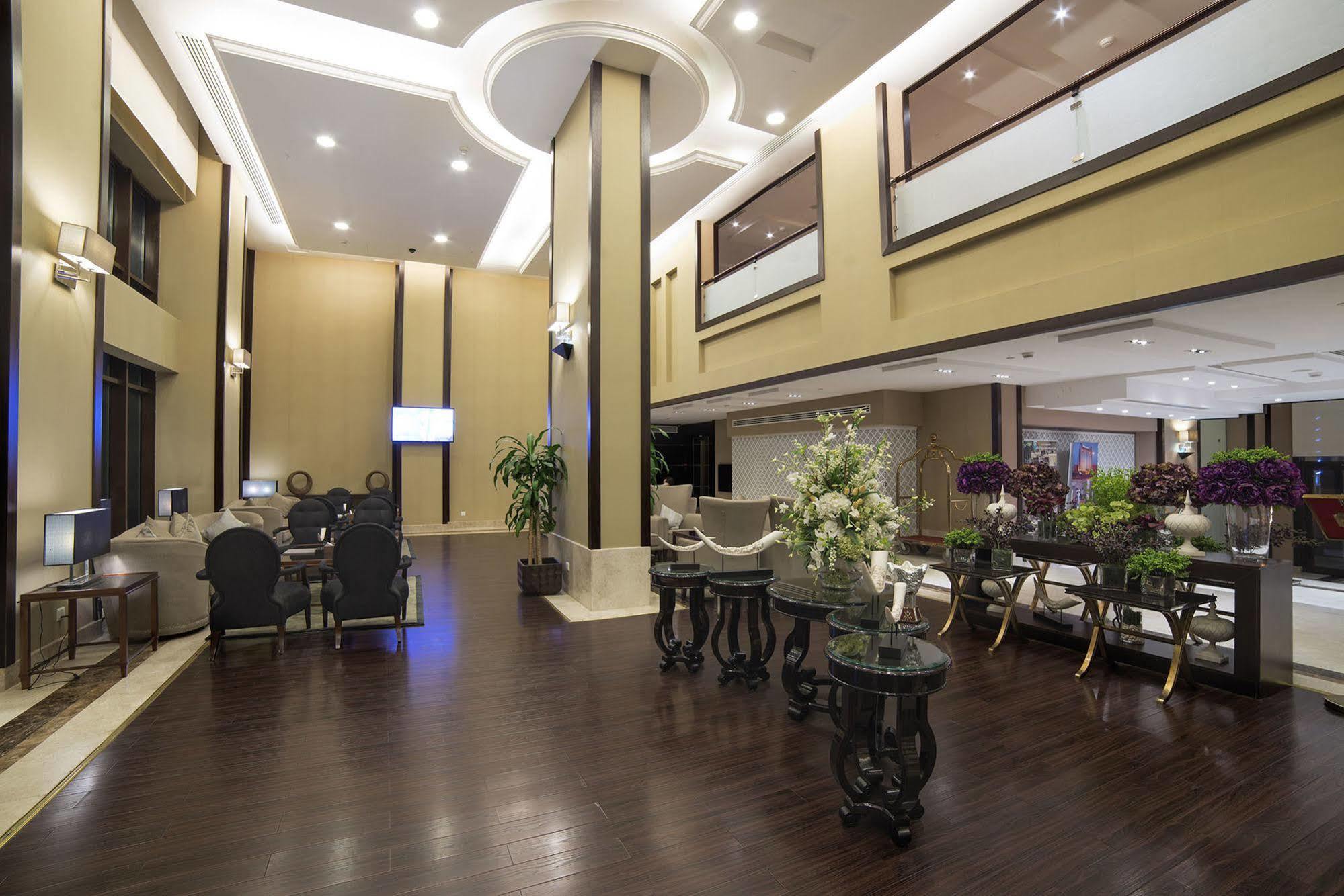Zara Continental Hotel Khobar Bagian luar foto